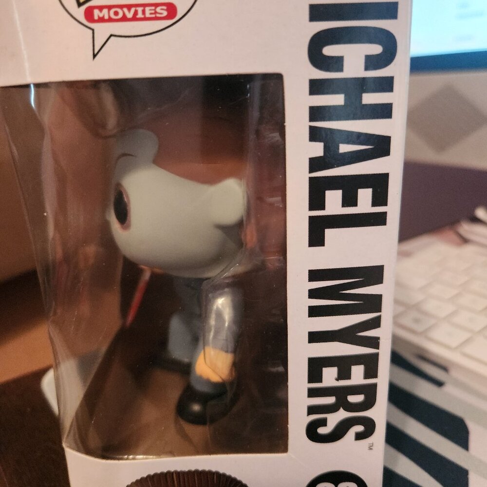 New Michael Myers Halloween Vinyl Figure Funko Pop #03 - Picture 3 of 6